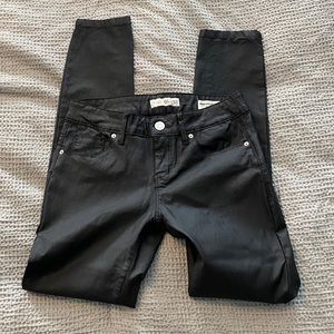 New w/o tags Guess Mid Rise Emma Fit Skinny Jean